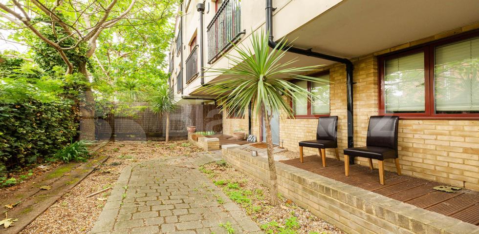Modern 3 bed 2 bath within a private development mins to tube Barnsbury Grove, Kings Cross